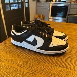 Nike Classic Black and White Low-Tops